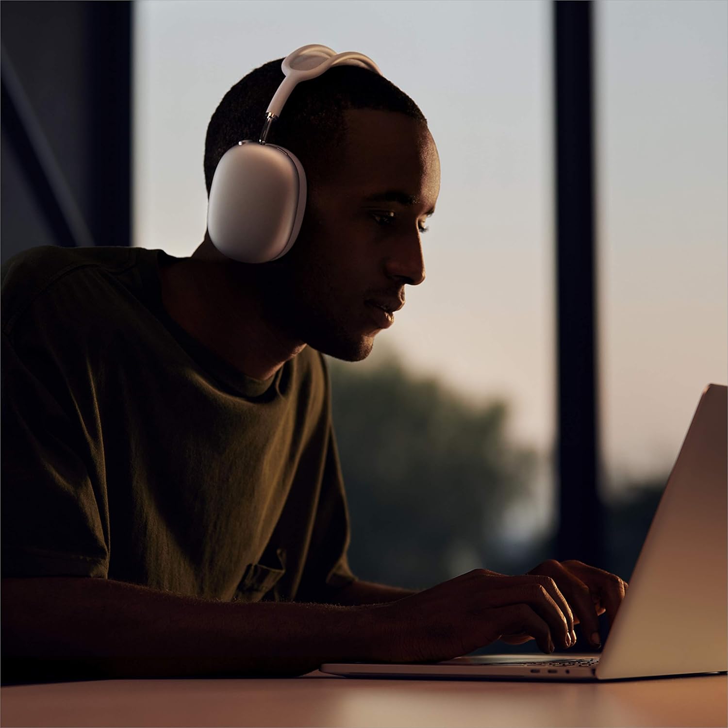 AirPods Max manufacturer media candidate